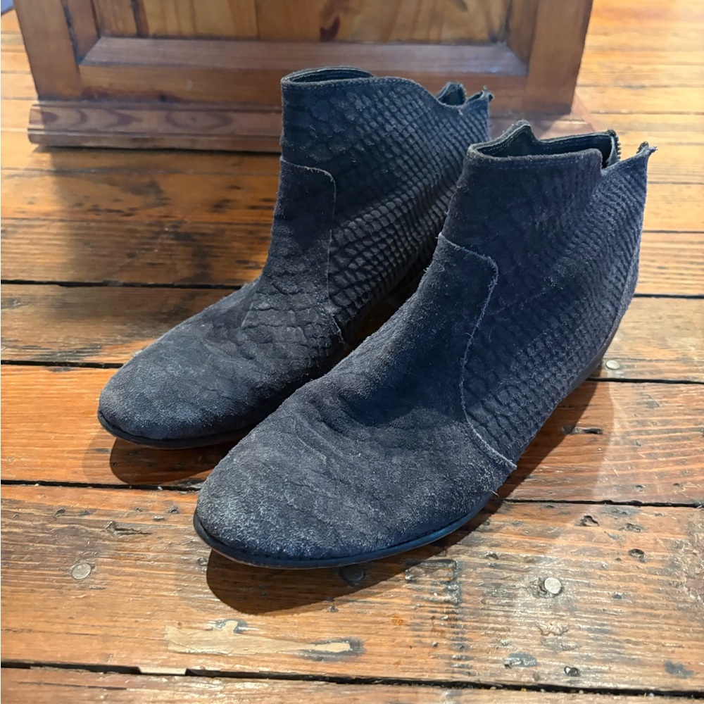 Seychelles Black Textured Ankle Boots
